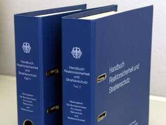 Alte Ordner für die Lose-Blatt-Sammlung "RS-Handbuch"