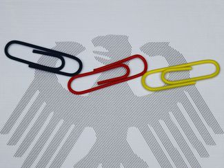 Federal eagle, paper clips in the German colours